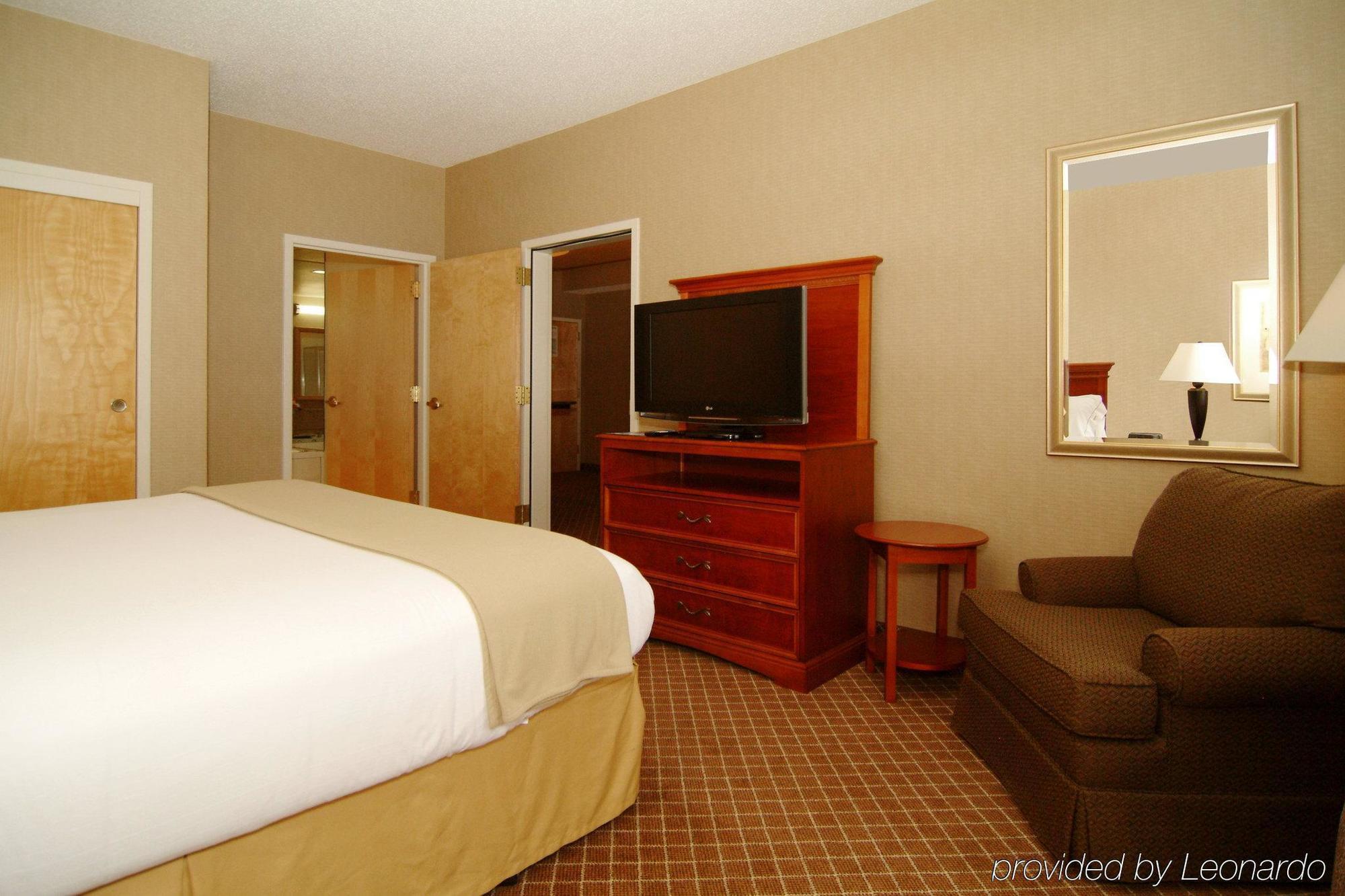 Holiday Inn Express Hotel & Suites Cedar Rapids I-380 At 33Rd Avenue, An Ihg Hotel Zimmer foto